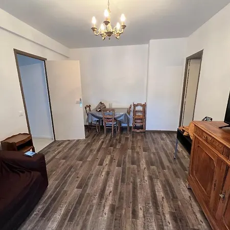 Proche Gare Routiere * マントン