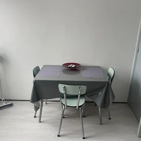 Proche Gare Routiere アパート