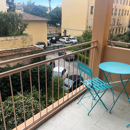 Proche Gare Routiere Apartment *